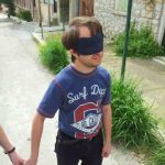[en]: blindfolded guy