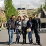 [en]: near the monument