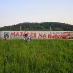 [en]: the banner and the grass